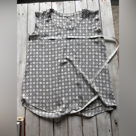Pleione Black & White Patterned Sleeveless Blouse – Size M - Picture 8 of 10